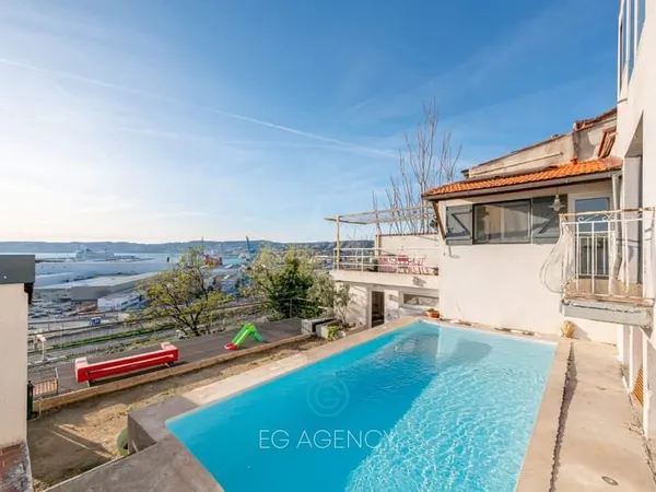 Maison T5 de 152m2 + dépendances