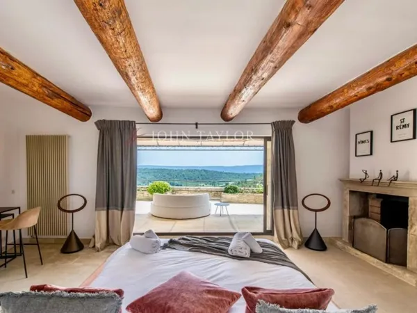 Gordes - Maison de maître avec vue panoramique