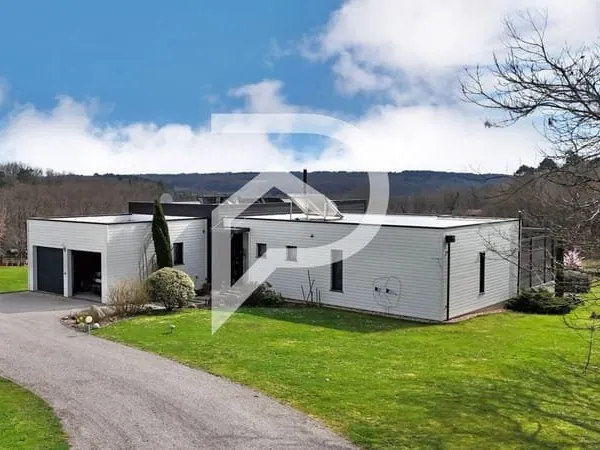 Maison de plain-pied, 2015, piscine garage et vue dégagée