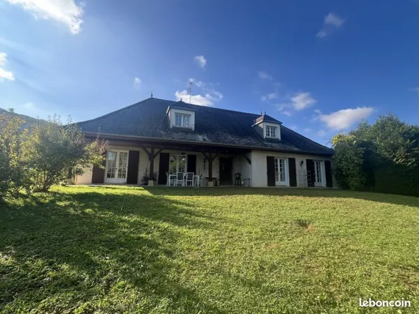 Maison 8 pièces 200 m²