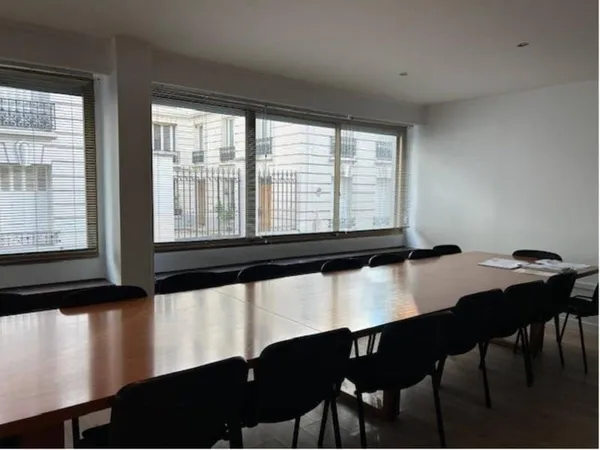 Bureau 99 m²