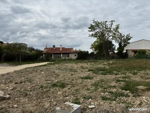 Terrain 359 m² Greasque
