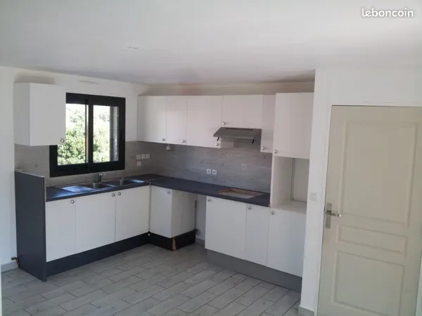 Loue maison mitoyenne T4 à l'année à MORIANI PLAGE