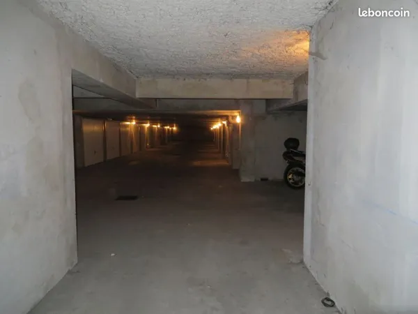 Garage, box, parking lyon 8 Montplaisir