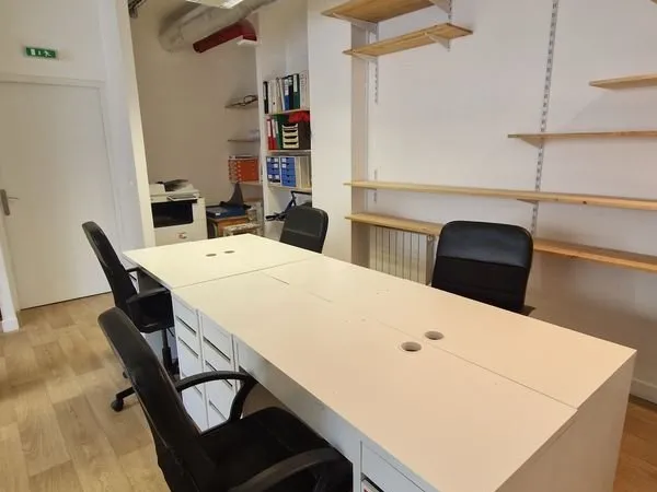 Bureaux à louer dans un openspace associatif