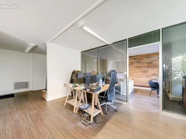 Bureau 100 m²