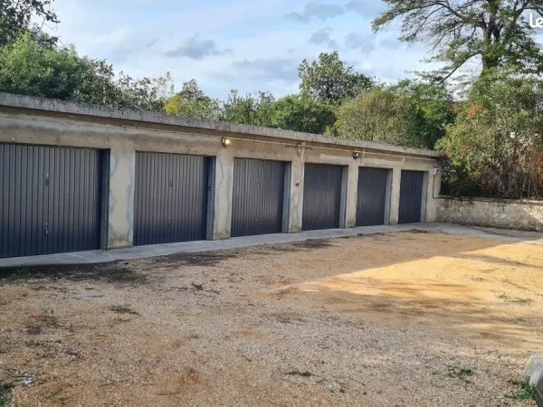 À louer Garage 27m2 - Sécurisé accès 6h-23h