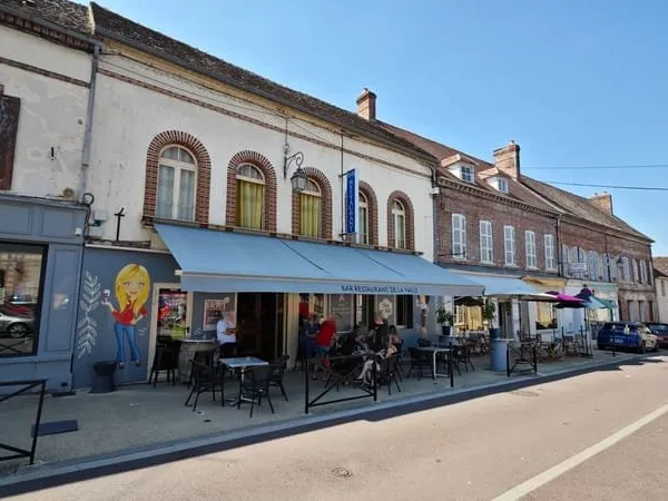 Vente d'un immeuble + appartement indépndant au centre ville