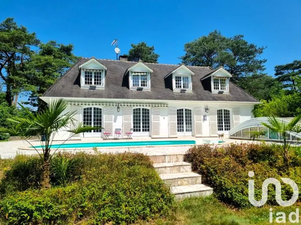 Maison 9 pièces 220 m²