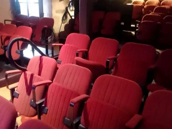 Théâtre et habitation recherche repreneur