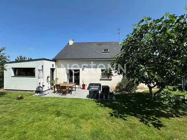 Maison à vendre à Elven - 7 pièces, 4 chambres, vie de plain pied