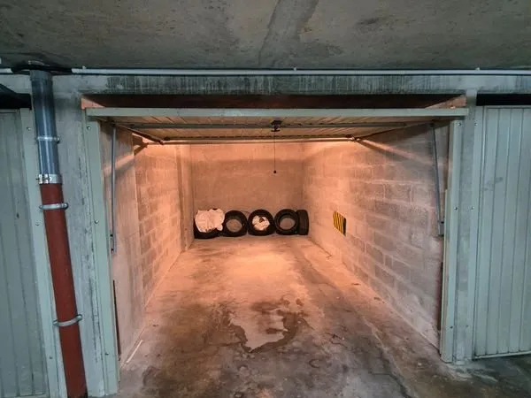 🚗 box fermé à louer - lyon 6 foch / vendôme / tête d'or - sécurisé