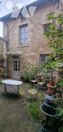 Maison 8 pièces 274 m²