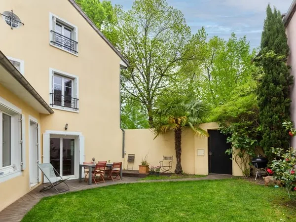 MAISON TROIS CHAMBRES AV DU CHATEAU EXCLUSIVITE