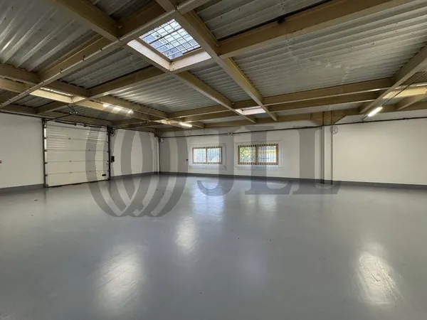 Local d'activité 426 m²