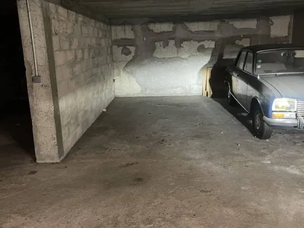 Parking 12 m²