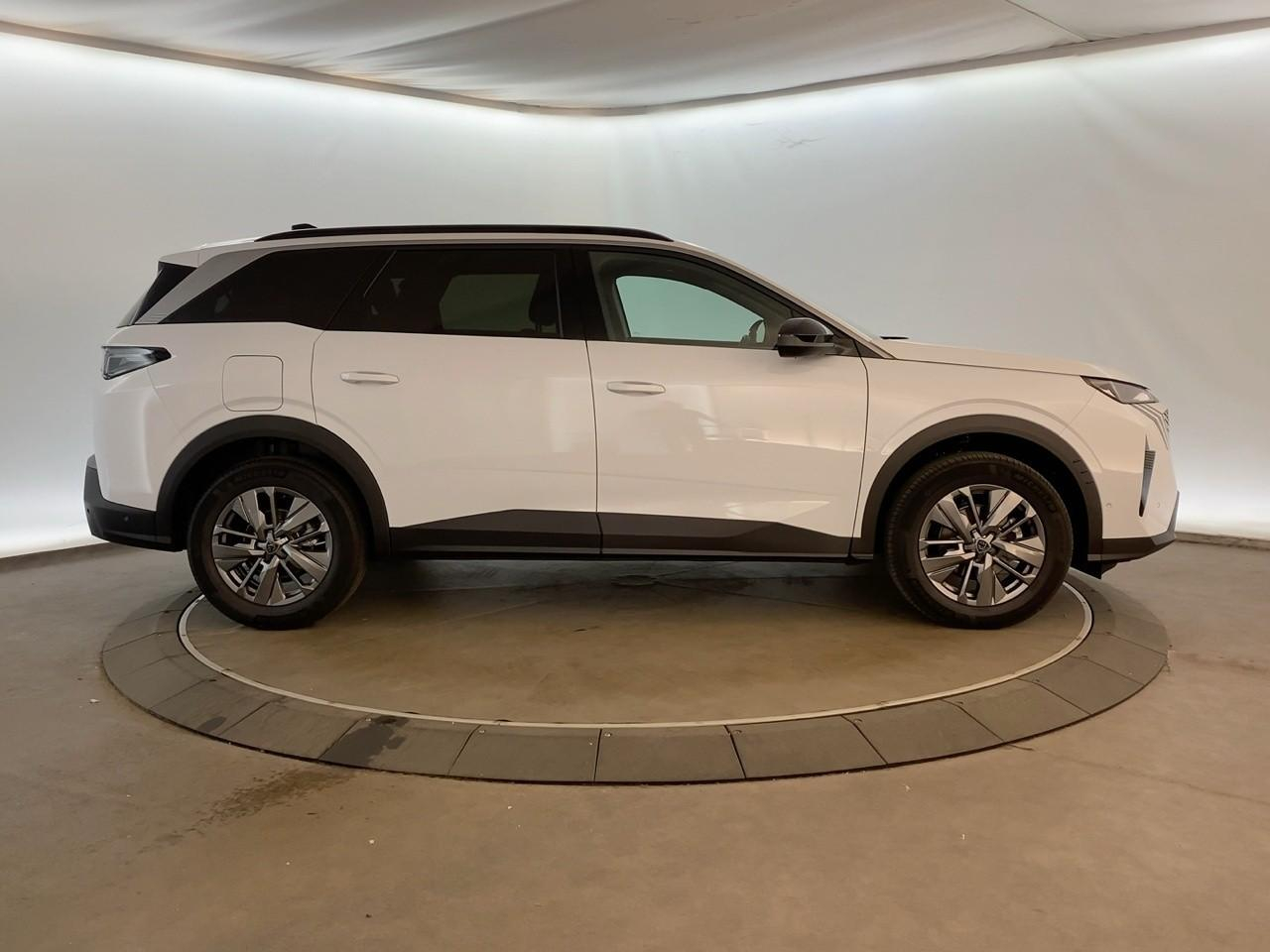 Peugeot 5008 hybrid 145 ch e-dcs6 allure — photo 4