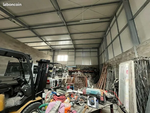 LOCAL D'ACTIVITE 150 m² COURTRY