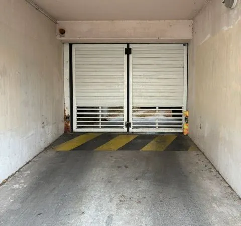 Place de parking sécurisée