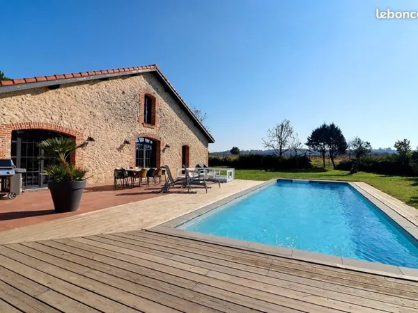Propriété 8 pièces 289 m²