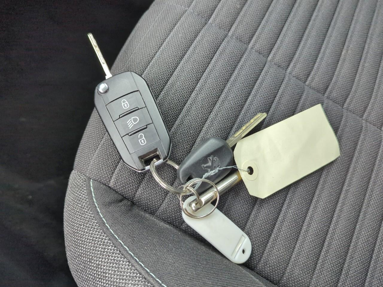 Peugeot 2008 puretech 100 s&s bvm6 style — photo 28