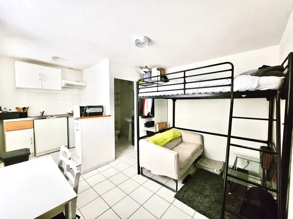 Loue studio meublé 17m² Bordeaux Place Fernand Lafarge