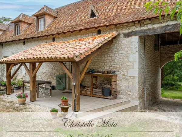 Propriété 8 pièces 240 m²