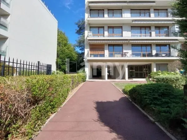 Parking 13 m² Fontenay Sous Bois