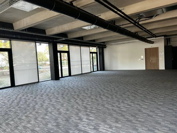 Bureau 273 m²
