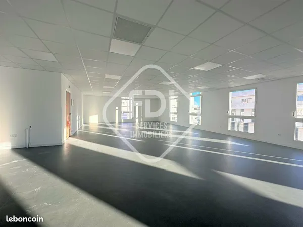 Bureaux 3450 m² CASTELNAU LE LEZ