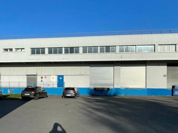 Entrepôt 1340 m²