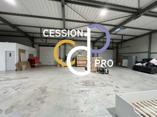 ENTREPÔT DE 430 M² À LOUER ZAC DE GALLARGUES-LE-MONTUEUX