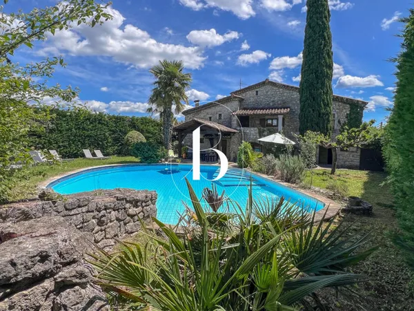 Mas provençal 12 pièces 350 m²