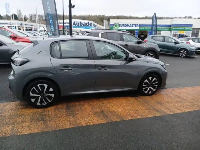 Peugeot 208 puretech 100 s&amp;s bvm6 — photo 4