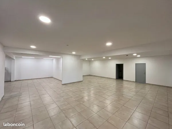 ENTREPOT - LOGISTIQUE 650 m² DRAGUIGNAN