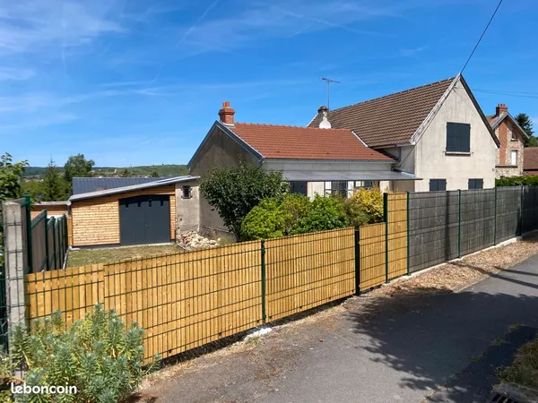 Maison 170 m2 + batiment 90m2 sur 879m2