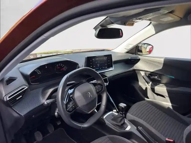 Peugeot 2008 puretech 100 s&amp;s bvm6 — photo 8