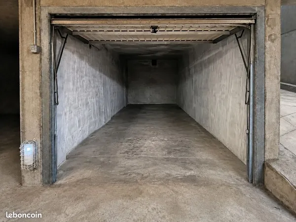 Box fermé double en enfilade - Nantes Guist'hau