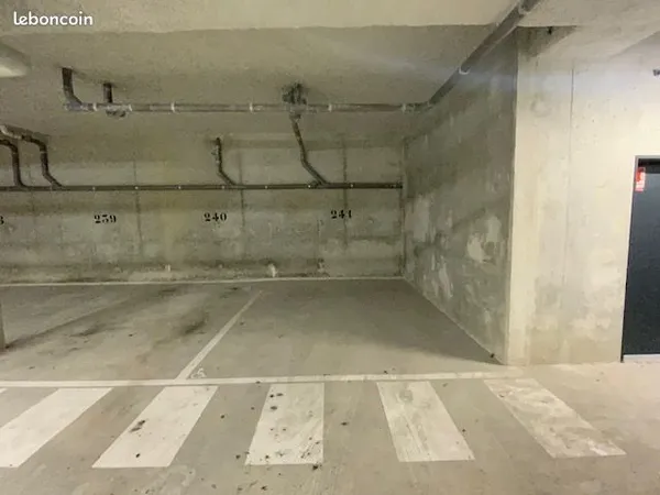 A louer une place de parking PMR de 16,20 M²