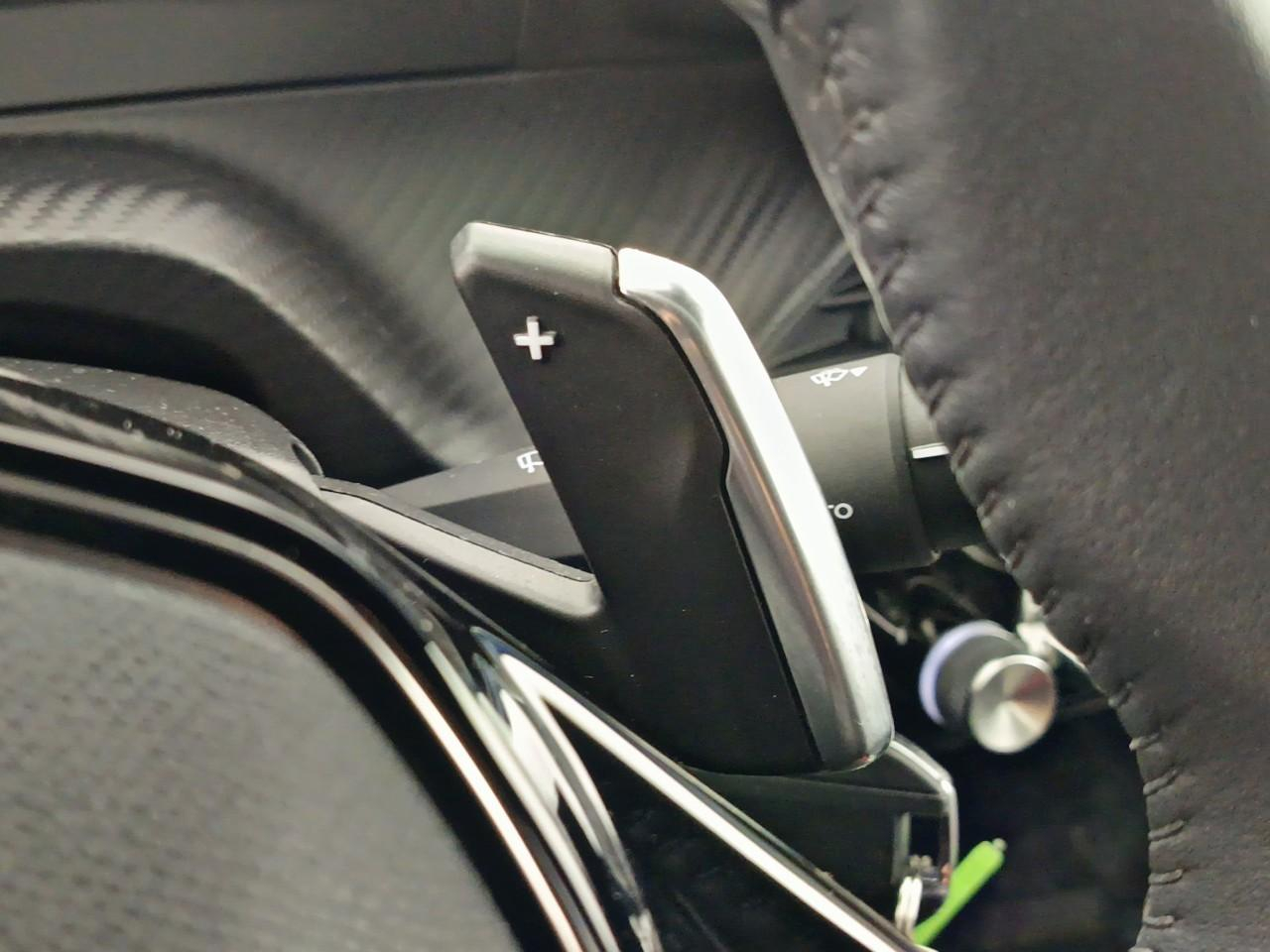 Peugeot 2008 puretech 130 s&s eat8 allure — photo 23