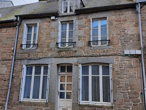 Maison de ville - LA FERTE MACE