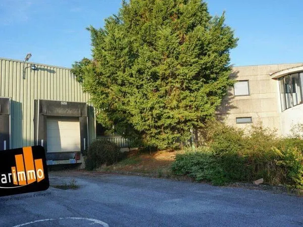 Local d'activité 1405 m²