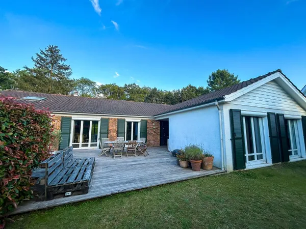Maison 5 pièces de 143 m2 avec extérieur