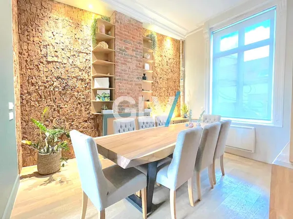 Maison 7 pièces 220 m²
