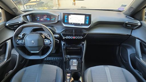 Peugeot 2008 1.2 PureTech 130 EAT8 - Allure Pack – 2022 – 79016 km – Essence – Boîte Automatique — photo 27