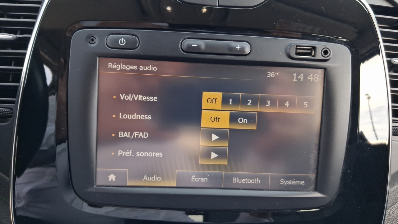 Renault Captur TCe 120 Energy — photo 45