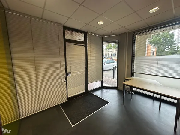 Bureau 80 m²