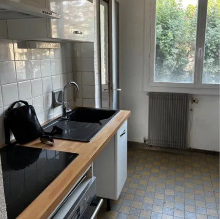 Apparemment à vendre
