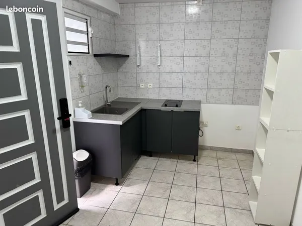 À louer - T2 non meublé de 27 m² en plein coeur du centre-ville de Cayenne