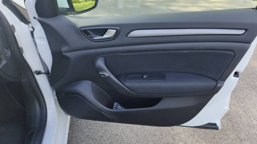 Renault Megane BLUE DCI 115 - Evolution – 2023 – 54476 km – Diesel – Boîte Automatique — photo 45